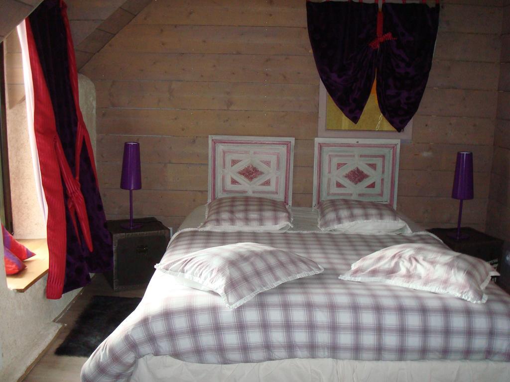 Aux Greniers A Reves Bed and Breakfast Plestan Δωμάτιο φωτογραφία