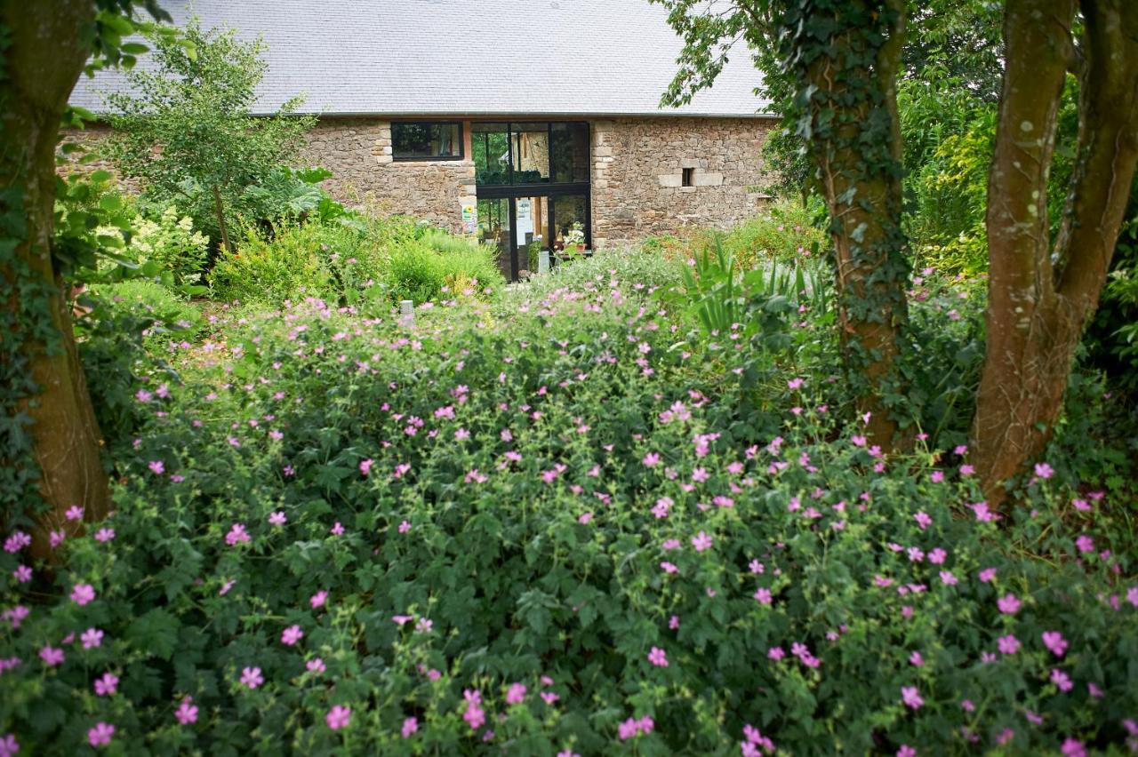Aux Greniers A Reves Bed and Breakfast Plestan Εξωτερικό φωτογραφία